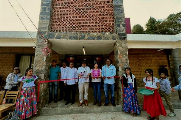 Escorts San Miguel Suchixtepec, Mexico — Local Companions