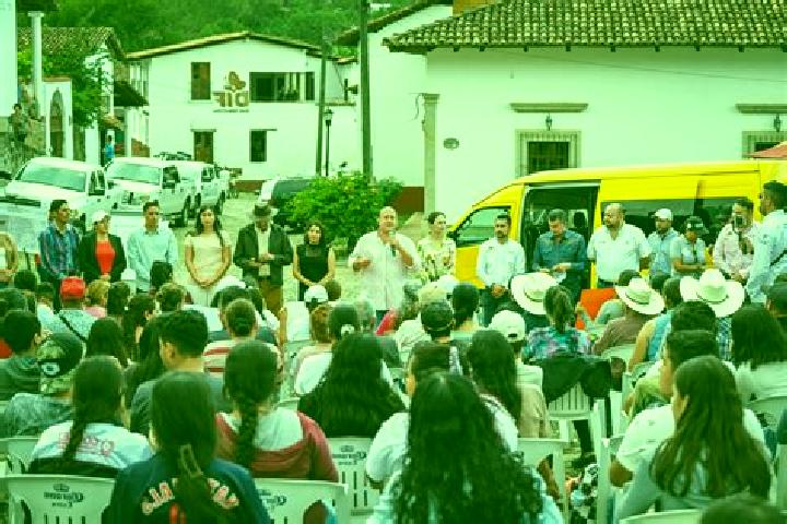 Escorts San Sebastian del Coca, Ecuador — Local Companions