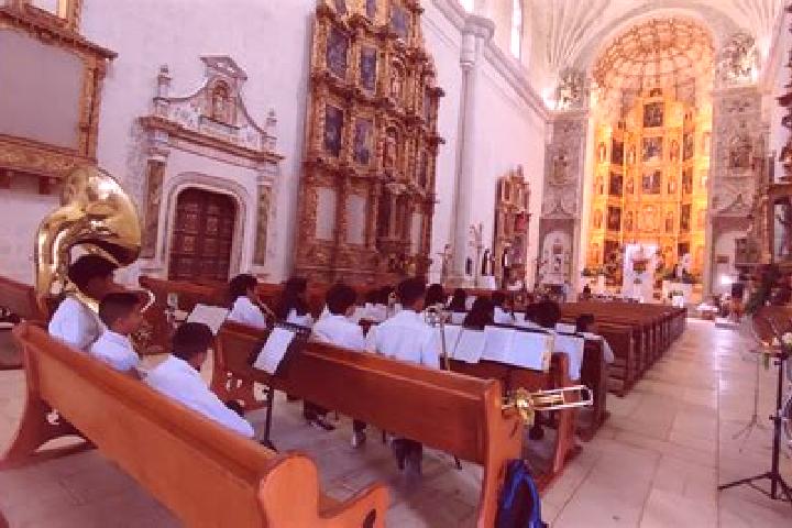 Escorts San Vicente Nunu, Mexico — Local Companions
