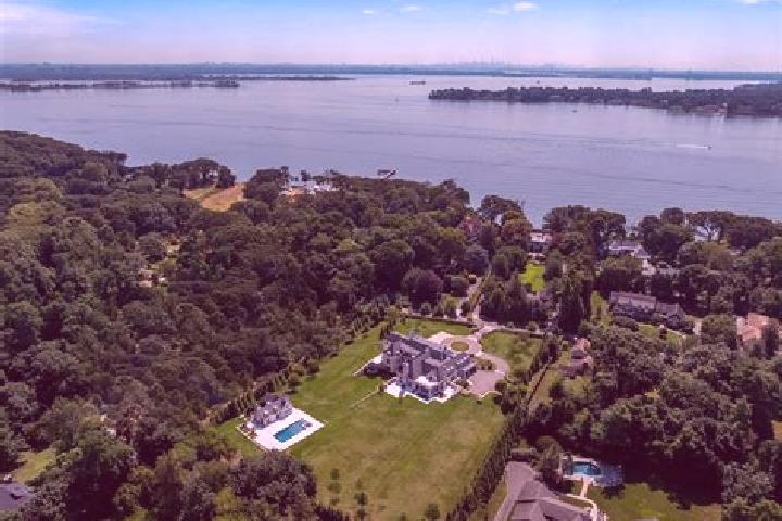 Escorts Sands Point, United States — Local Companions