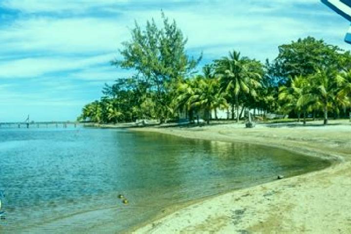 Escorts Sandy Bay, Honduras — Local Companions