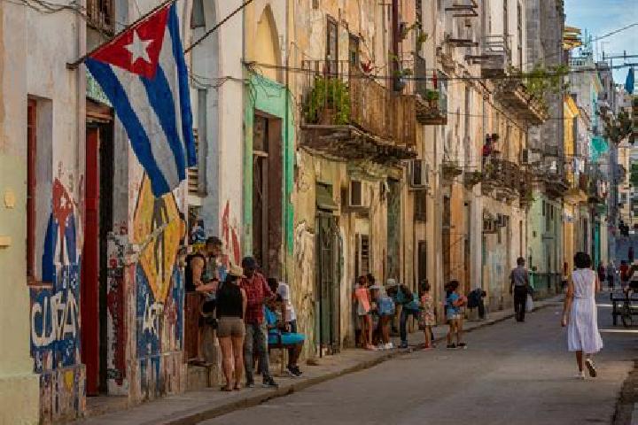 Escorts Santa Clara, Cuba — Local Companions