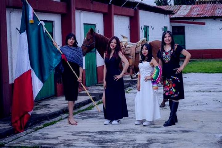 Escorts Santa Cruz Cuauhtenco, Mexico — Local Companions