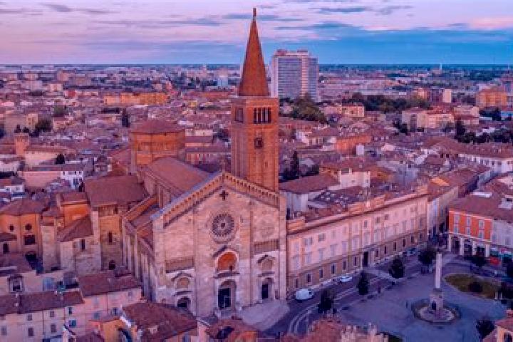 Escorts Santa Giustina, Italy — Local Companions