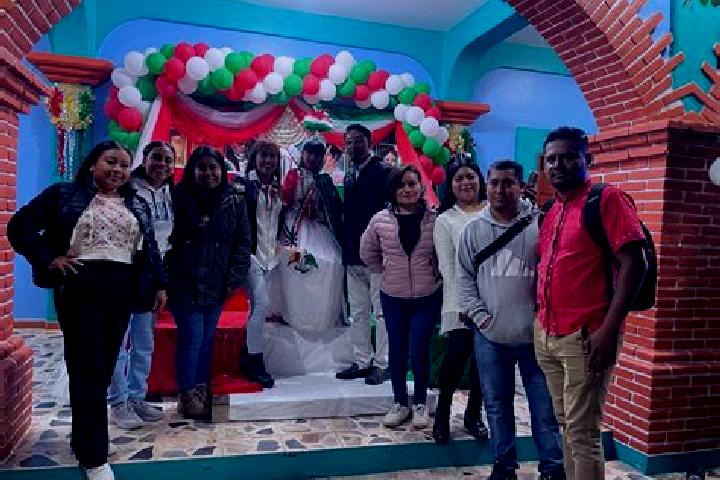 Escorts Santa Maria Lachixio, Mexico — Local Companions