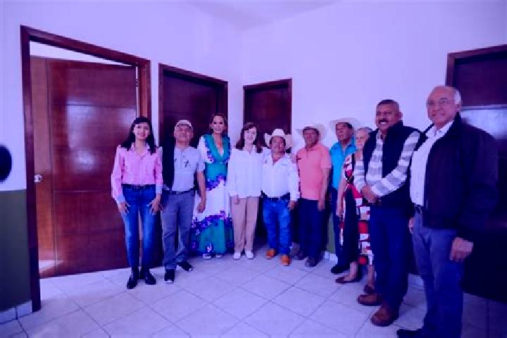Escorts Santa Rosa Treinta, Mexico — Local Companions