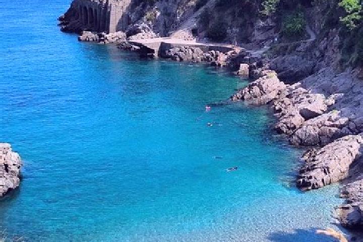 Escorts Santa Teresa, Italy — Local Companions