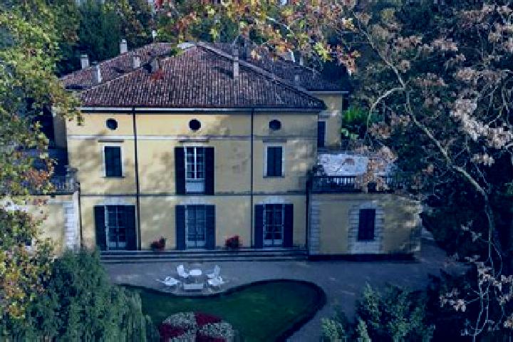 Escorts Sant Agata Martesana, Italy — Local Companions