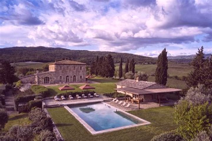 Escorts Sant Anna Avagnina, Italy — Local Companions