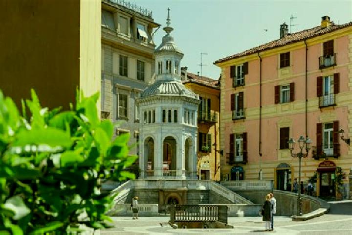 Escorts Santo Stefano Belbo, Italy — Local Companions
