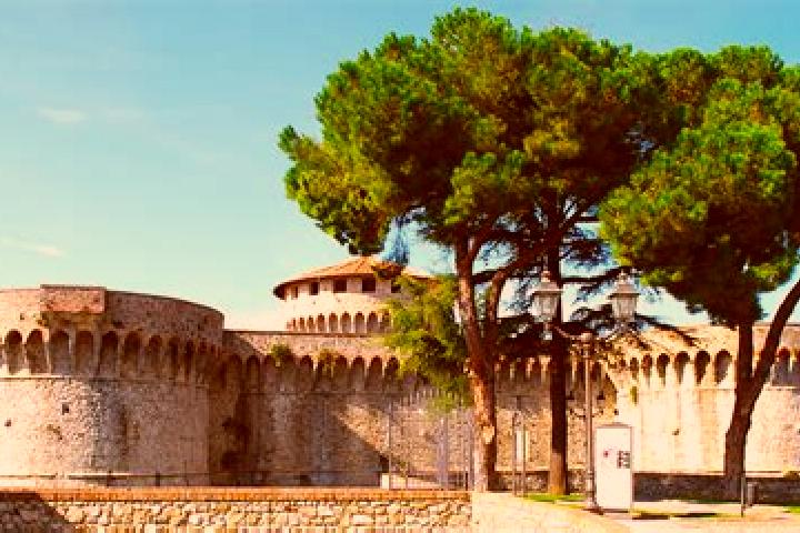 Escorts Santo Stefano di Magra, Italy — Local Companions