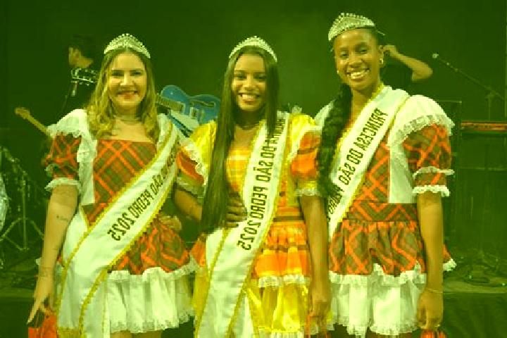 Escorts Sao Joao do Itaperiu, Brazil — Local Companions