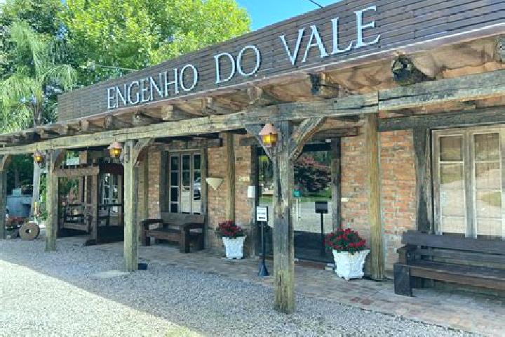 Escorts Sao Vendelino, Brazil — Local Companions