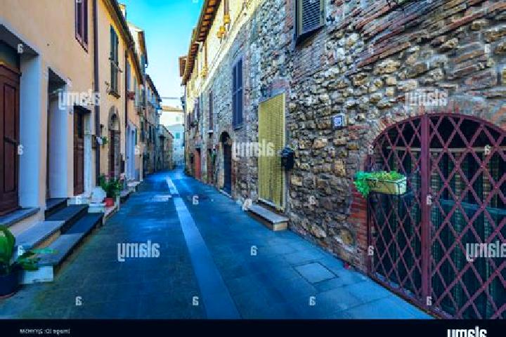 Escorts Sarteano, Italy — Local Companions