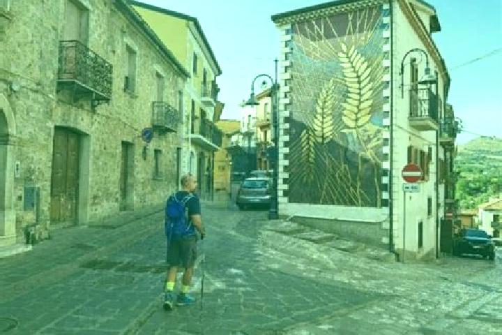 Escorts Satriano di Lucania, Italy — Local Companions