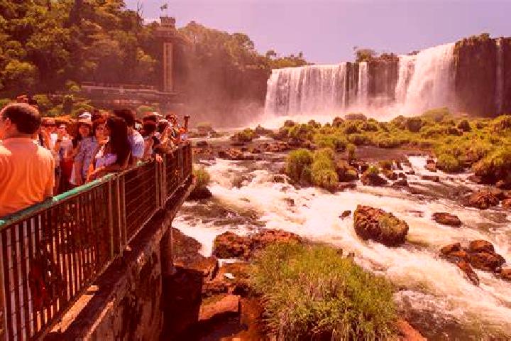 Escorts Saudade do Iguacu, Brazil — Local Companions