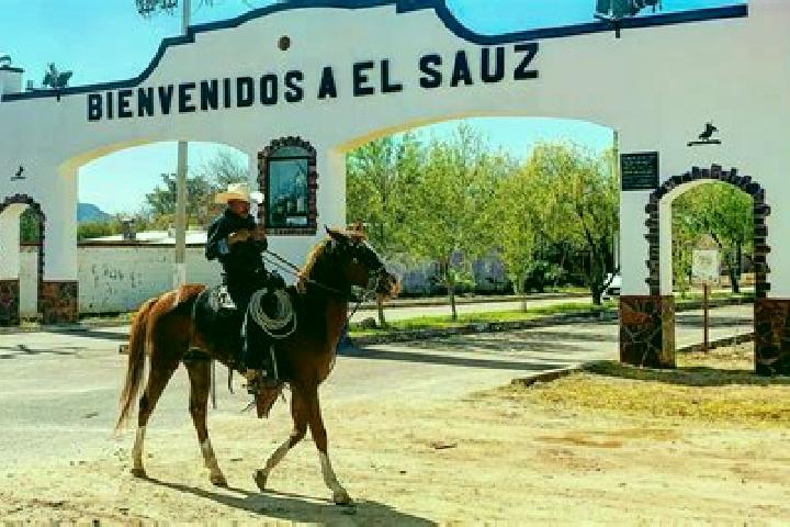 Escorts Sauz de Guadalupe, Mexico — Local Companions