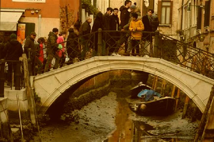 Escorts Scandale, Italy — Local Companions