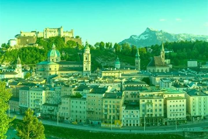 Escorts Schalkham, Austria — Local Companions
