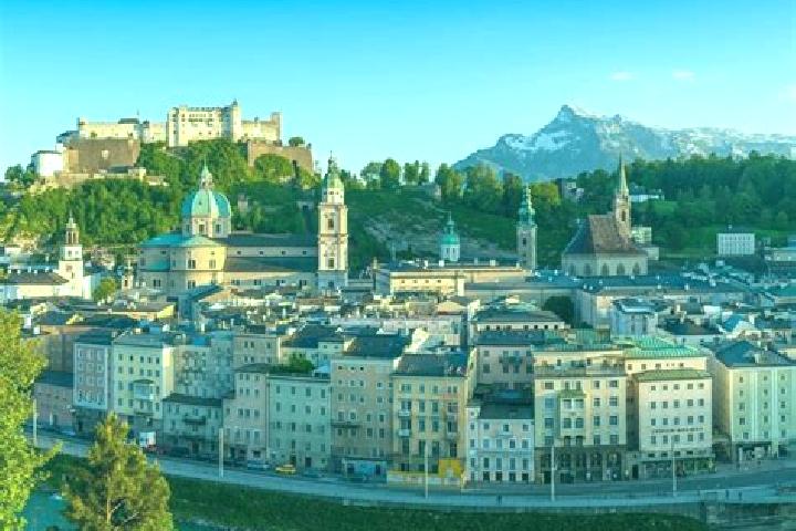 Escorts Schoenering, Austria — Local Companions
