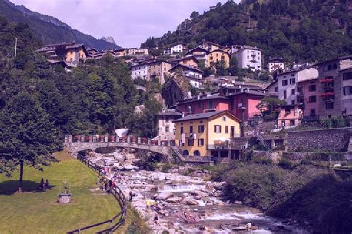 Escorts Sedrina, Italy — Local Companions