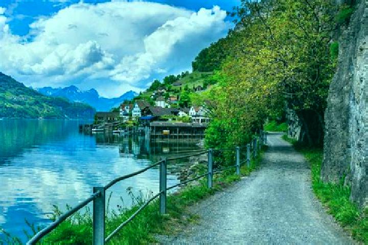 Escorts Seen (Kreis 3), Switzerland — Local Companions