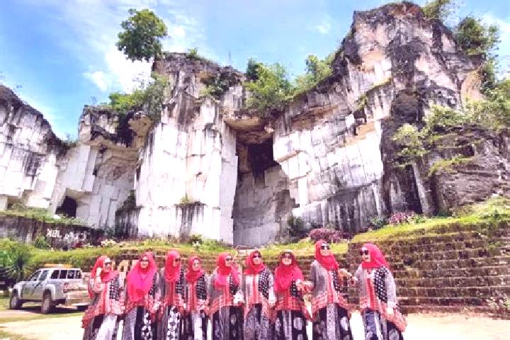 Escorts Sekapuk, Indonesia — Local Companions