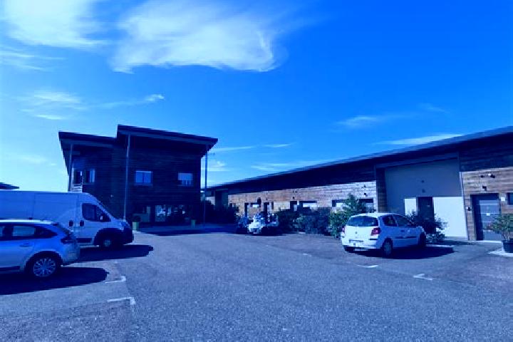 Escorts Semoutiers-Montsaon, France — Local Companions