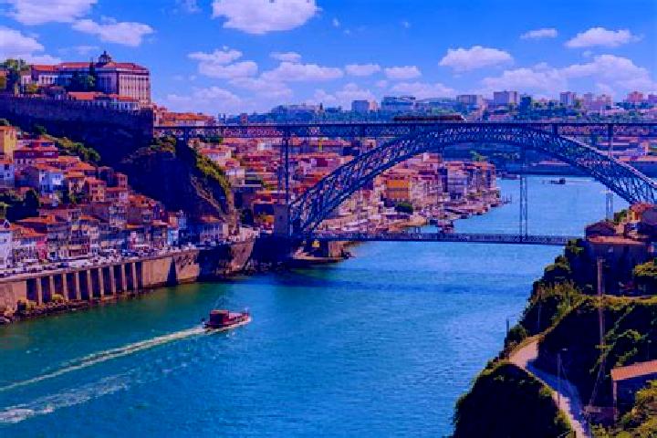 Escorts Senhora do Porto, Portugal — Local Companions