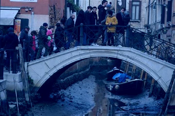 Escorts Sennariolo, Italy — Local Companions