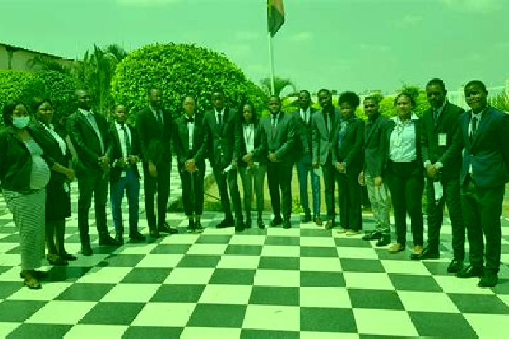 Escorts Sequele, Angola — Local Companions
