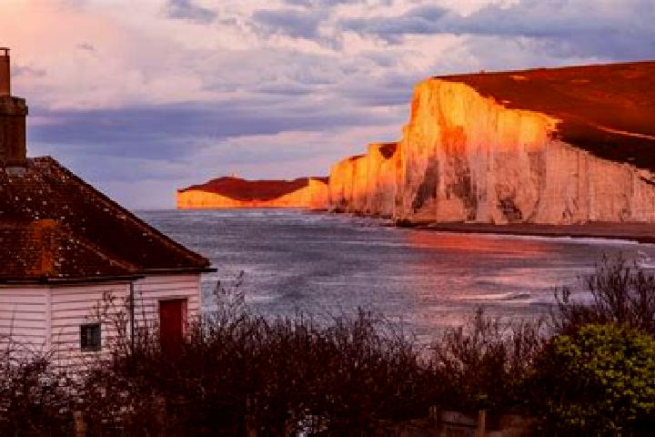 Escorts Seven Sisters, United Kingdom — Local Companions