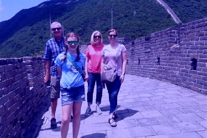Escorts Shaxi, China — Local Companions