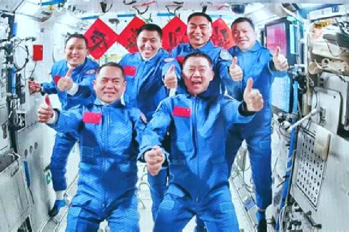 Escorts Shenzhou, China — Local Companions