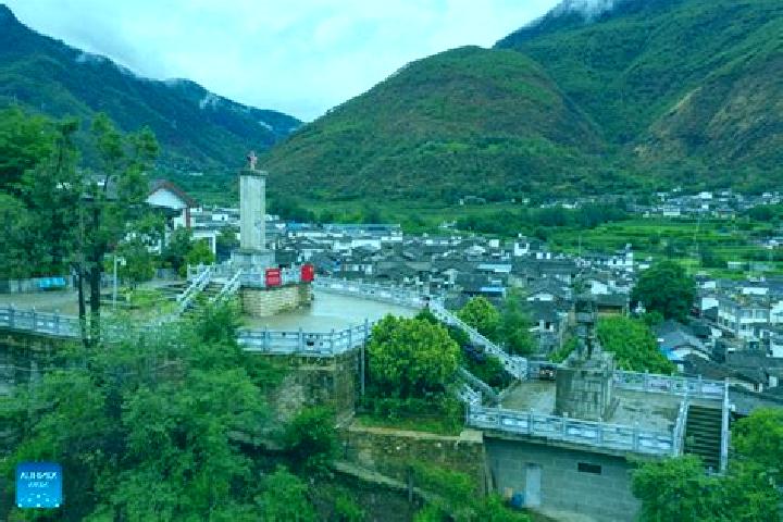 Escorts Shigu, China — Local Companions