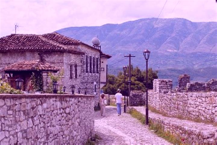 Escorts Shtiqen, Albania — Local Companions