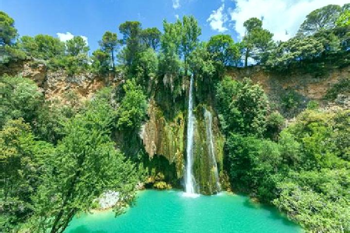 Escorts Sillans-la-Cascade, France — Local Companions