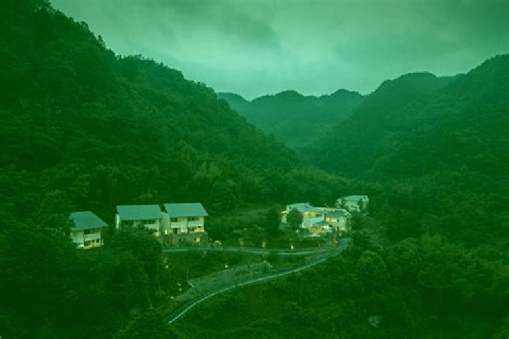 Escorts Simianshan, China — Local Companions
