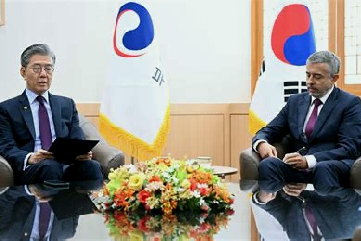 Escorts Sinhyeon, South Korea — Local Companions
