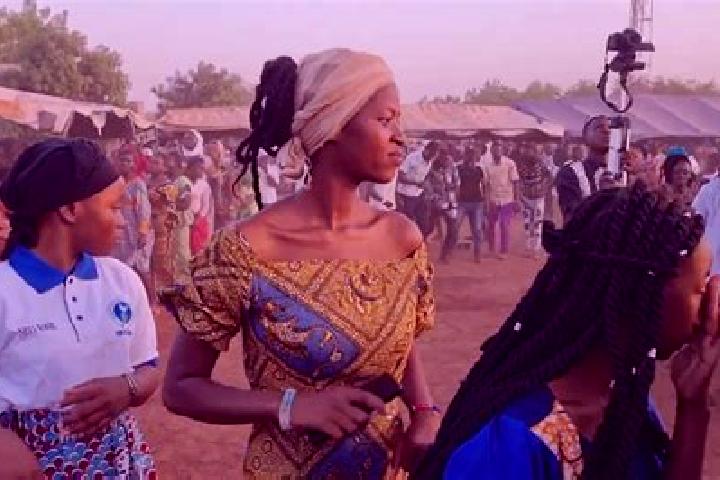 Escorts Sirakoro Meguetana, Mali — Local Companions
