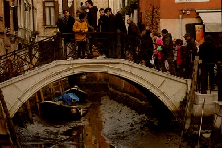 Escorts Sirone, Italy — Local Companions