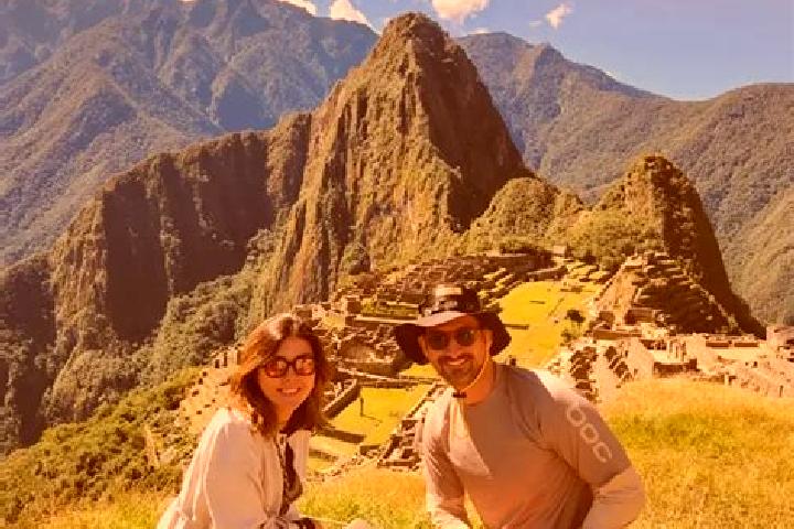 Escorts Sivia, Peru — Local Companions