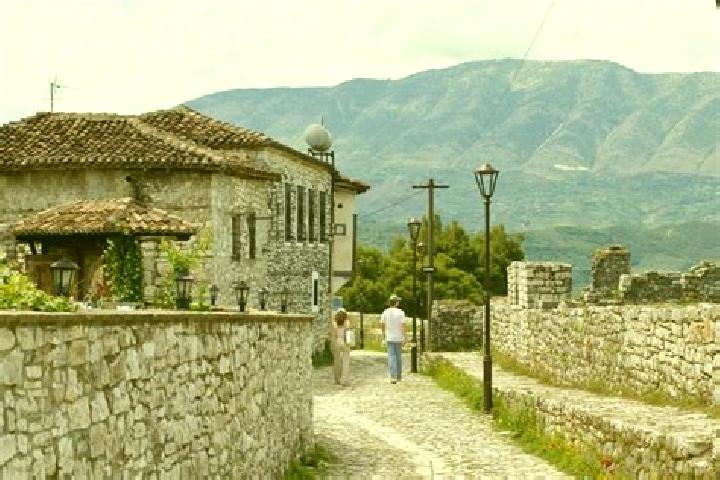 Escorts Skrevan, Albania — Local Companions