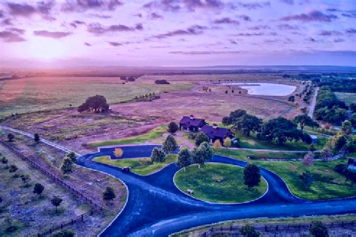 Escorts Skyline Acres, United States — Local Companions