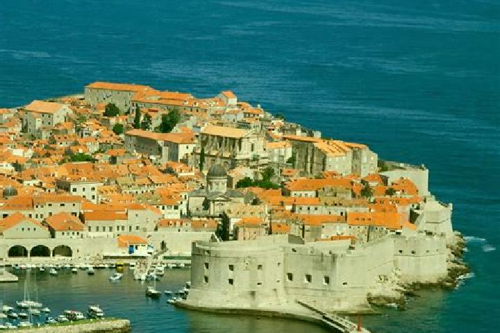 Escorts Slobodnica, Croatia — Local Companions