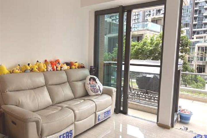 Escorts So Kwun Wat Tsuen, Hong Kong — Local Companions
