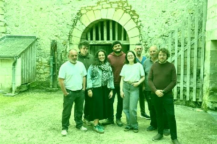 Escorts Souzay, France — Local Companions