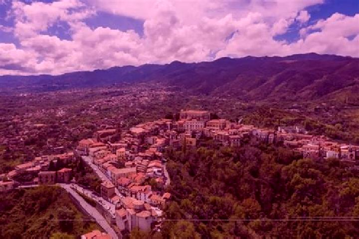 Escorts Soveria Mannelli, Italy — Local Companions