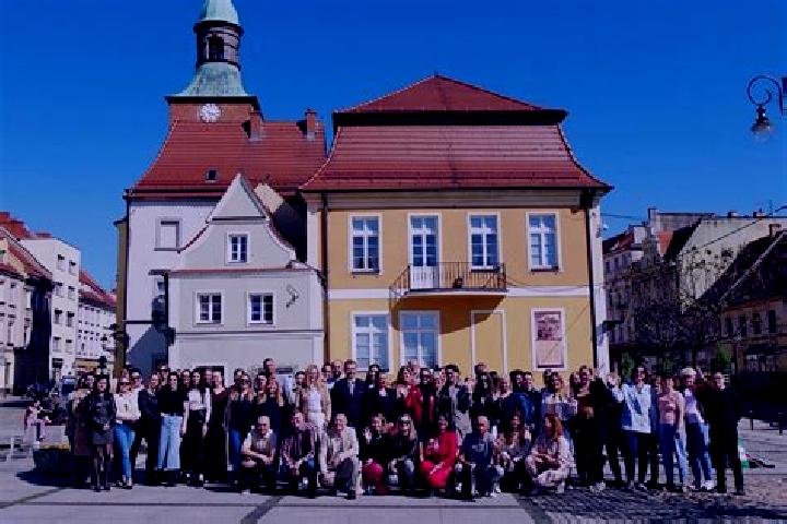 Escorts Sroda Slaska, Poland — Local Companions