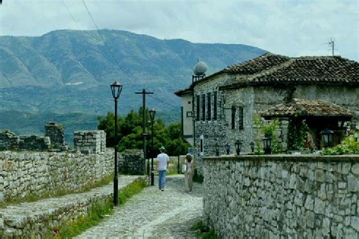 Escorts Starove, Albania — Local Companions